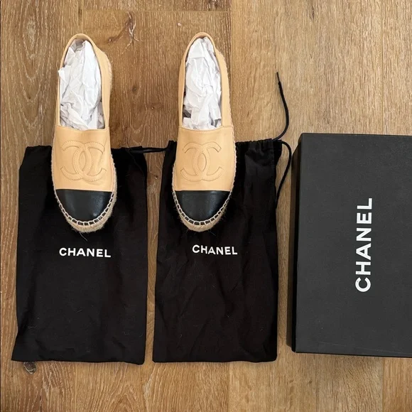 CHANEL Beige Leather Espadrilles with Black Cap Toe - Picture 2 of 6
